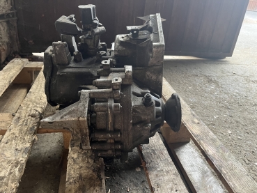VW Passat 1,8 Benzin Getriebe CGX 07044140488