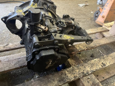 VW Passat 1,6 TD Getriebe AFF26040