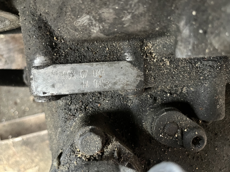 VW Passat 1,8 Benzin Getriebe CGX 07044140488