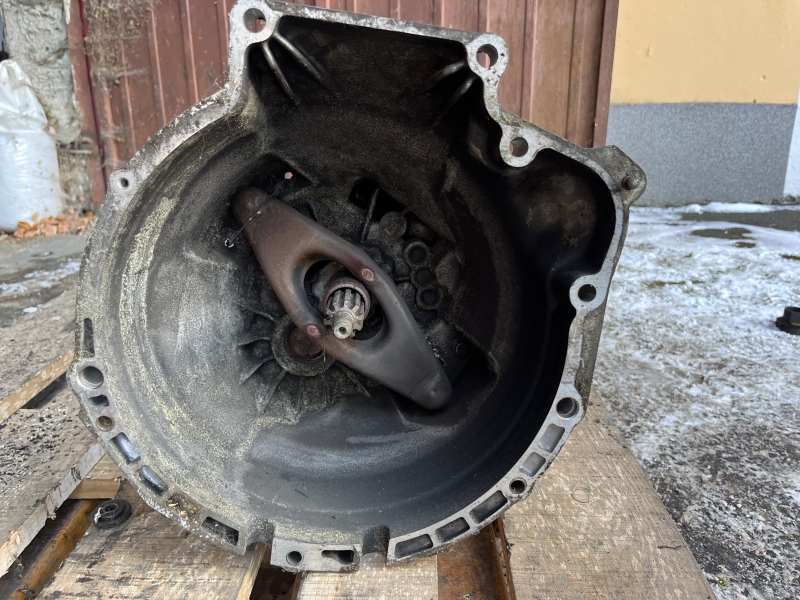 BMW 318 E30 Getrag 240.0.0370.90 Getriebe